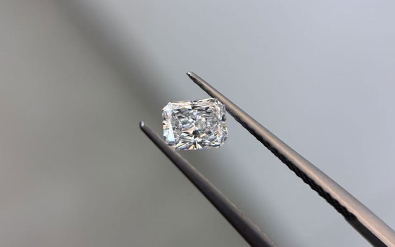 1.00 carat radiant lab grown diamond